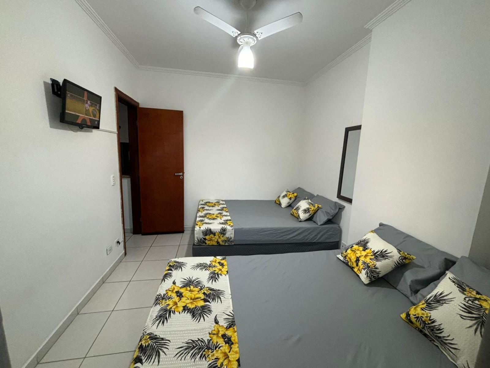 Apartamento Lindo Apto 300M Praia Da Ocian E Centro - Vista Mar- Varanda Sacada - Wi-Fi 300 Mbps - Vaga De Garagem - Acomoda Ate 6 Pessoas Praia Grande  Exterior foto