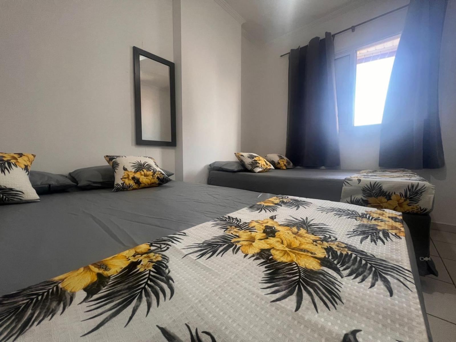 Apartamento Lindo Apto 300M Praia Da Ocian E Centro - Vista Mar- Varanda Sacada - Wi-Fi 300 Mbps - Vaga De Garagem - Acomoda Ate 6 Pessoas Praia Grande  Exterior foto